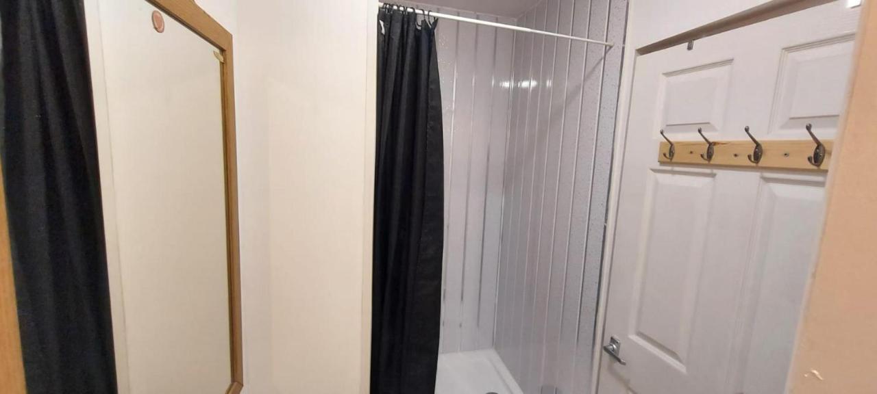 Lovely 3-Bed Apartment In Parkgate Rotherham Exterior photo